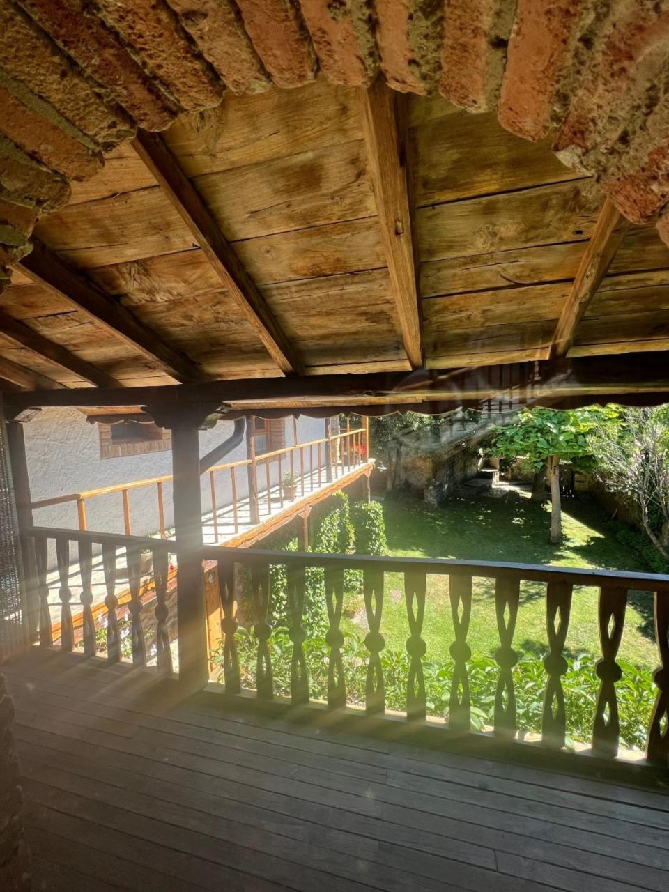 El Canto Del Gallo Ranedo de Curueno ภายนอก รูปภาพ